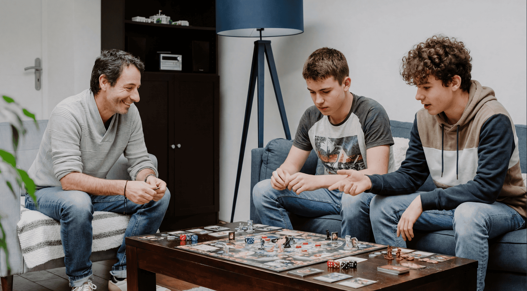Matthieu et ses fils dans leur maison réinventée